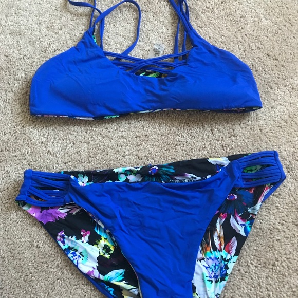 Two sided bikini. - Picture 2 of 2